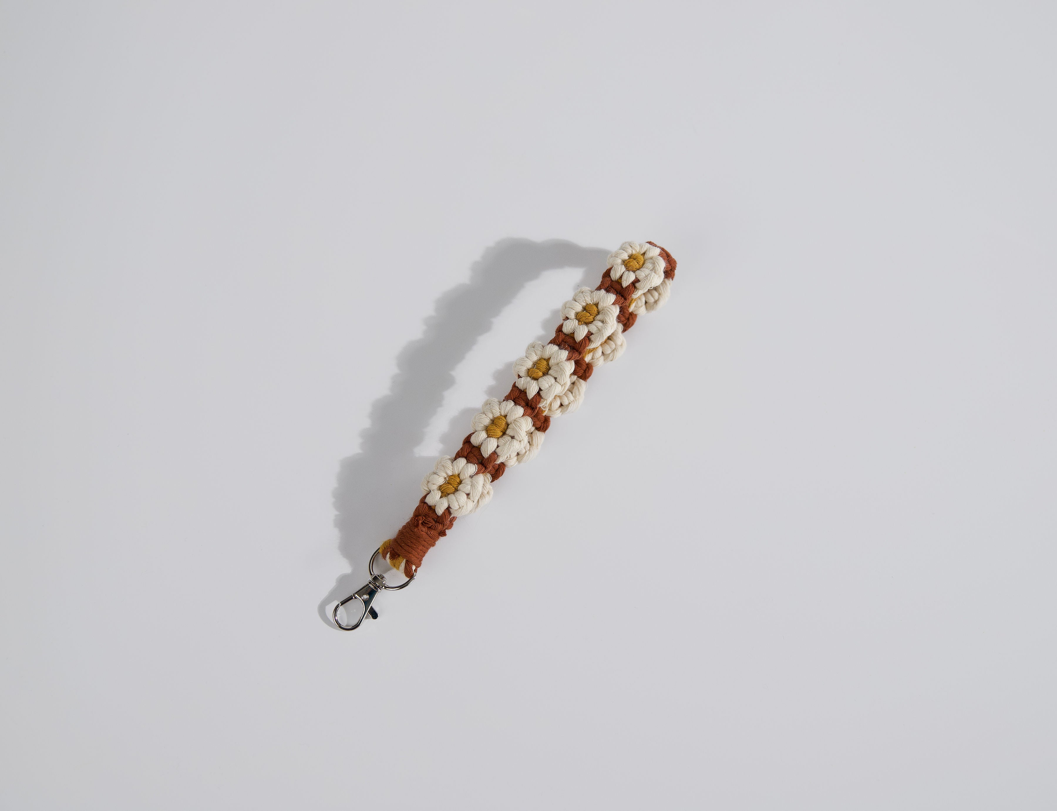 Macrame Daisy Wristlet - Classic White