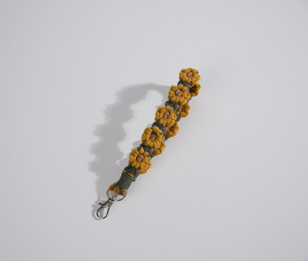 Macrame Daisy Wristlet - New Colours