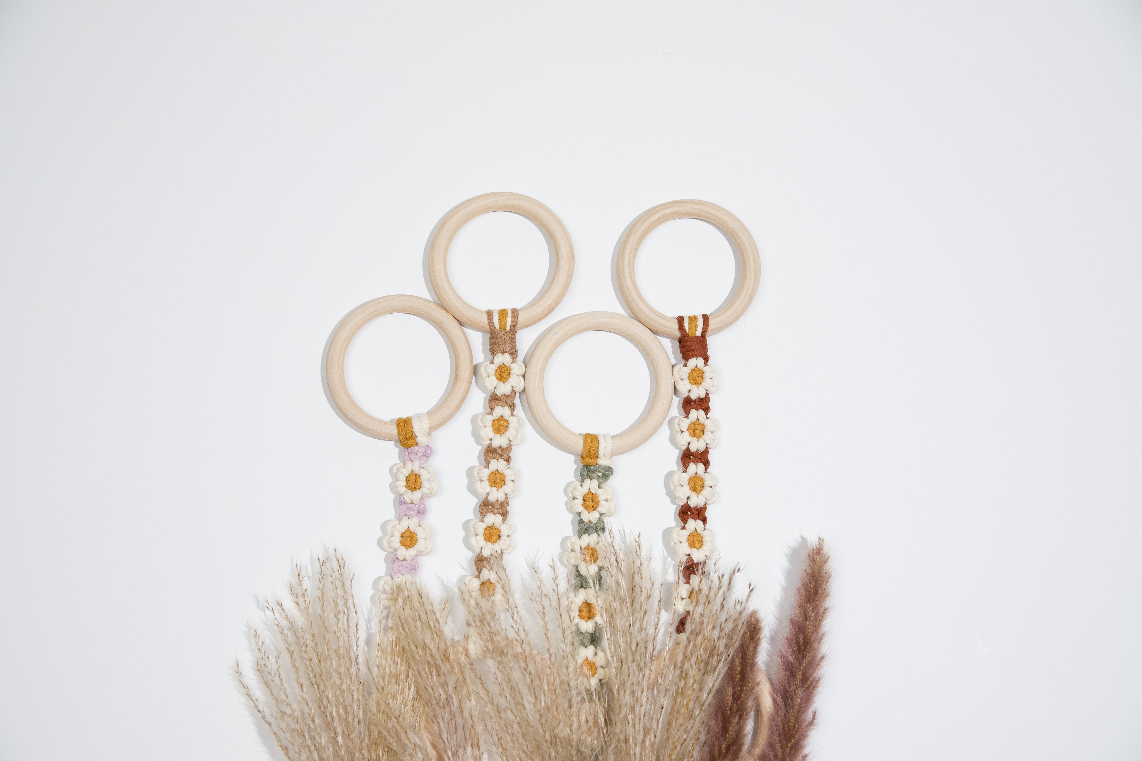 Macrame Daisy Tea Towel Holders - Classic White Daisy