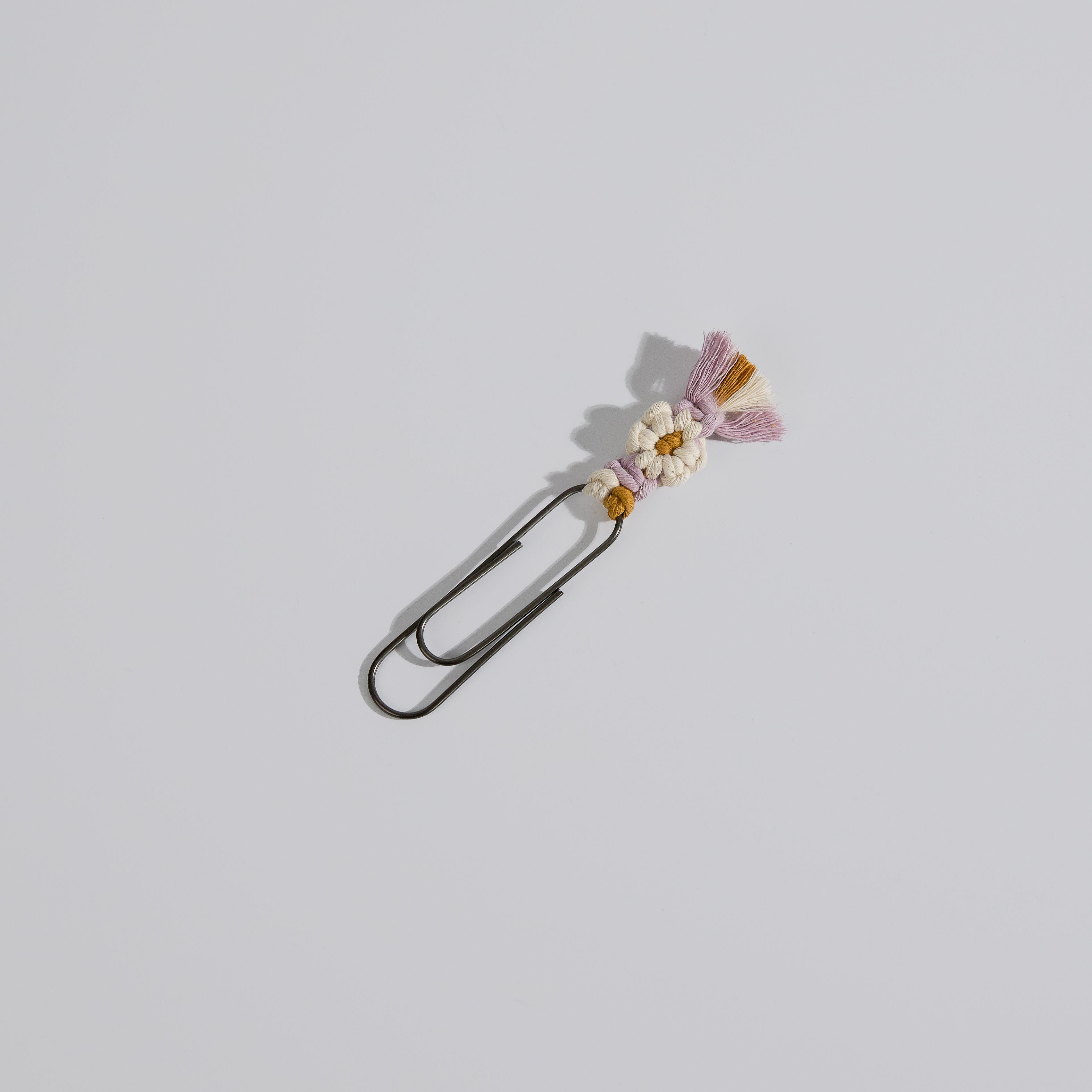 Macrame Daisy Bookmark - Classic White